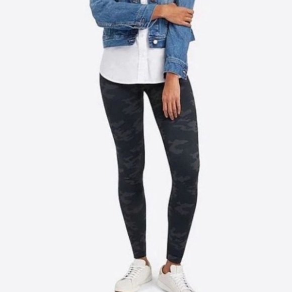 Spanx Camo Leggings Look at me Now - Picture 1 of 3